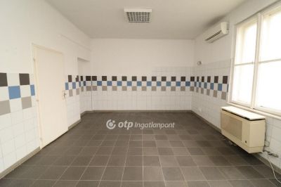 Eladó családi ház Taksony