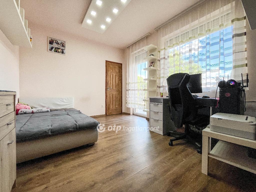 Eladó lakás Csorna