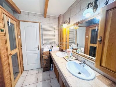 Eladó családi ház Pécs