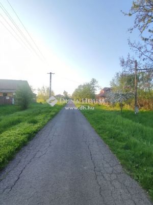 Eladó lakóövezeti telek Sarud