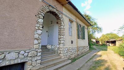 Eladó lakás Gödöllő