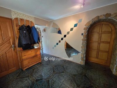 Eladó családi ház Mezőhegyes