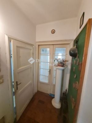 Eladó családi ház Budapest