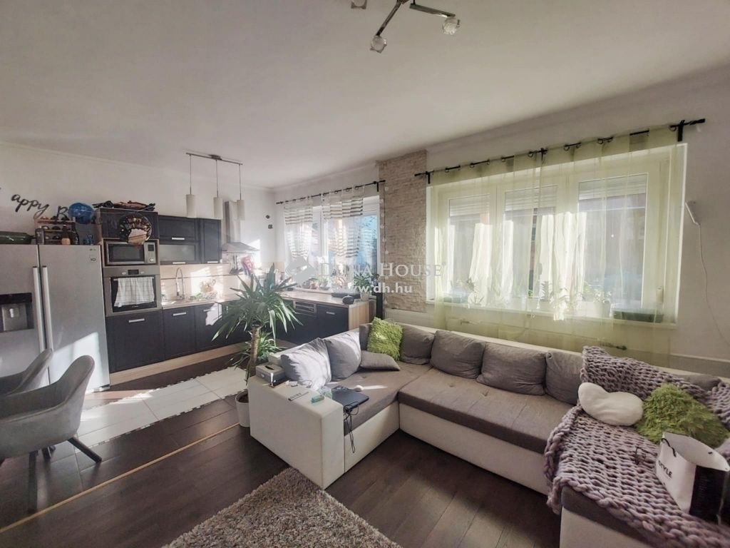 Eladó családi ház Budapest