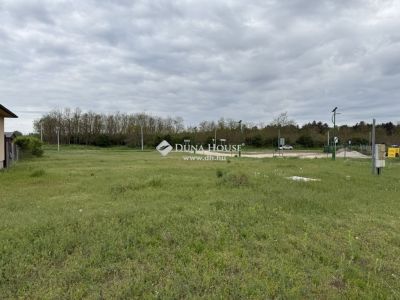 Eladó lakóövezeti telek Nagyszentjános