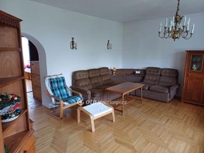 Eladó családi ház Budapest