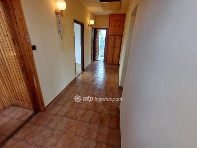 Eladó családi ház Budapest
