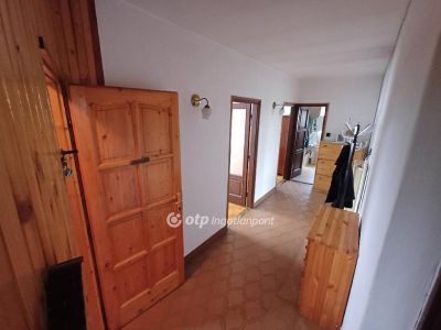 Eladó családi ház Budapest