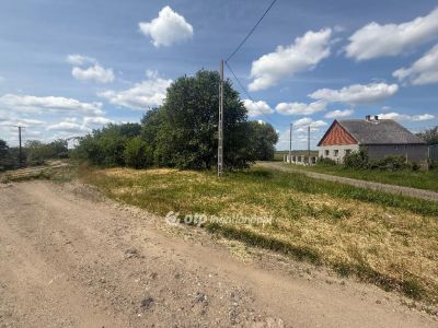 Eladó lakóövezeti telek Újfehértó