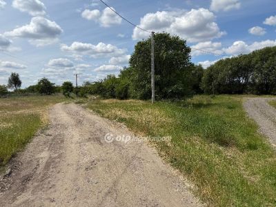 Eladó lakóövezeti telek Újfehértó