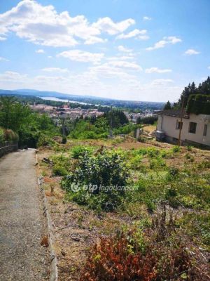 Eladó lakóövezeti telek Esztergom