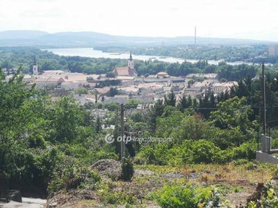 Eladó lakóövezeti telek Esztergom