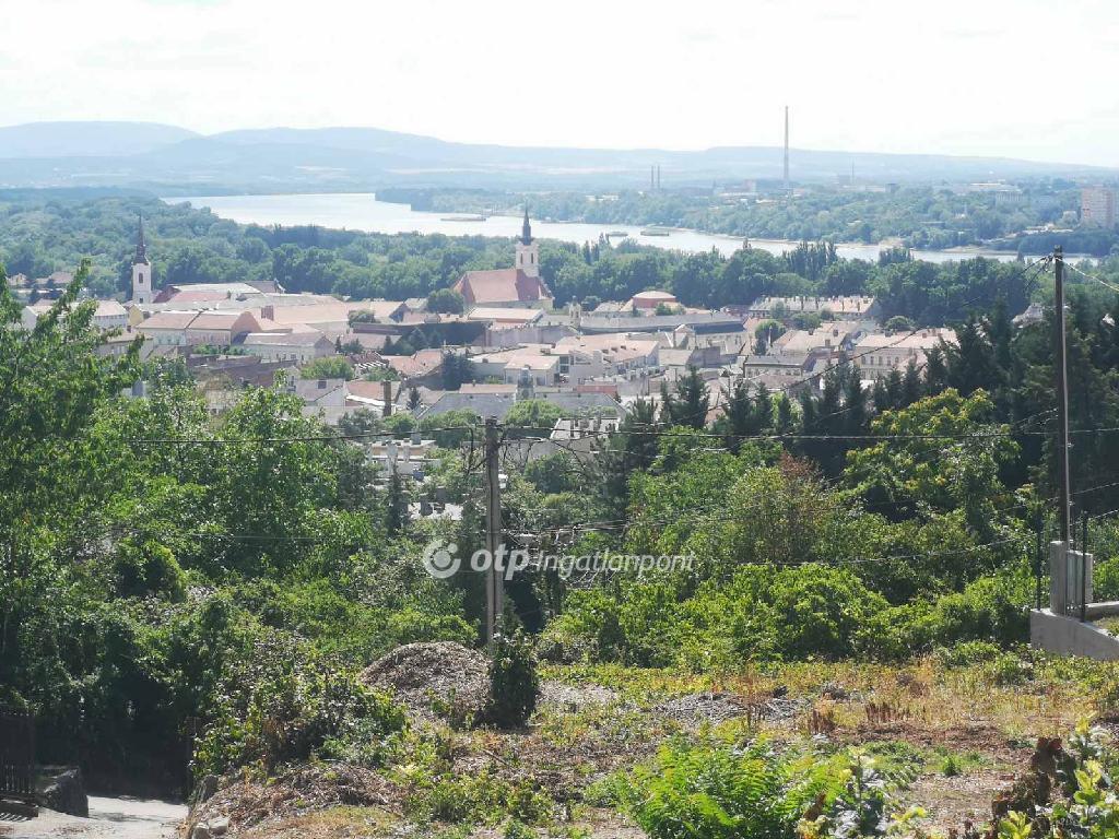 Eladó lakóövezeti telek Esztergom