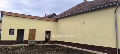 Eladó családi ház Csanytelek