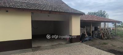 Eladó családi ház Csanytelek