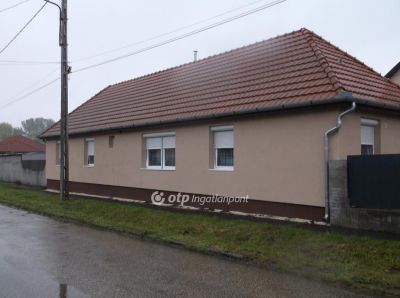 Eladó családi ház Hatvan