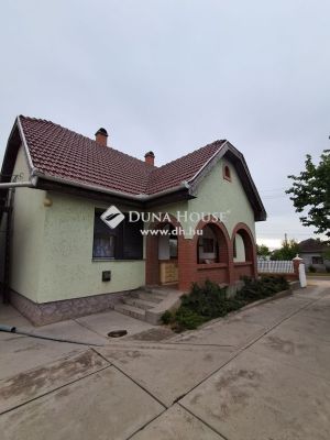 Eladó családi ház Tiszaföldvár