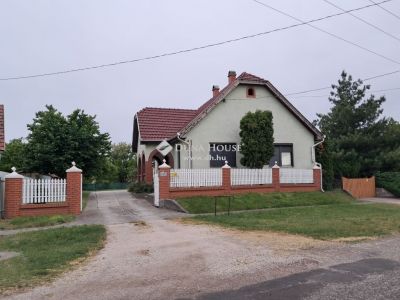 Eladó családi ház Tiszaföldvár