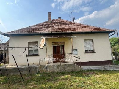 Eladó családi ház Újszilvás