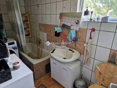 Eladó családi ház Monor