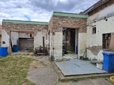 Eladó családi ház Tét