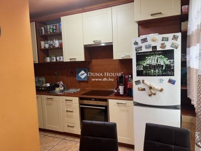 Eladó lakás Dunakeszi