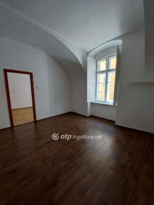 Eladó lakás Pécs
